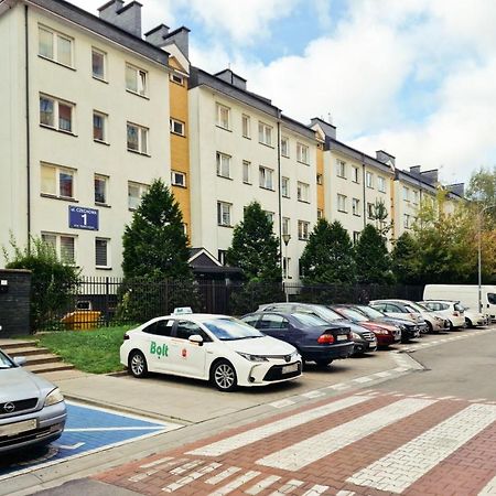 Studio Bielany With Home Office Near Metro Station By Noclegi Renters Varsó Kültér fotó