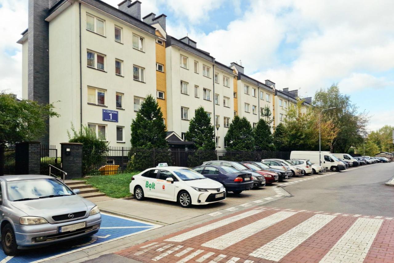 Studio Bielany With Home Office Near Metro Station By Noclegi Renters Varsó Kültér fotó